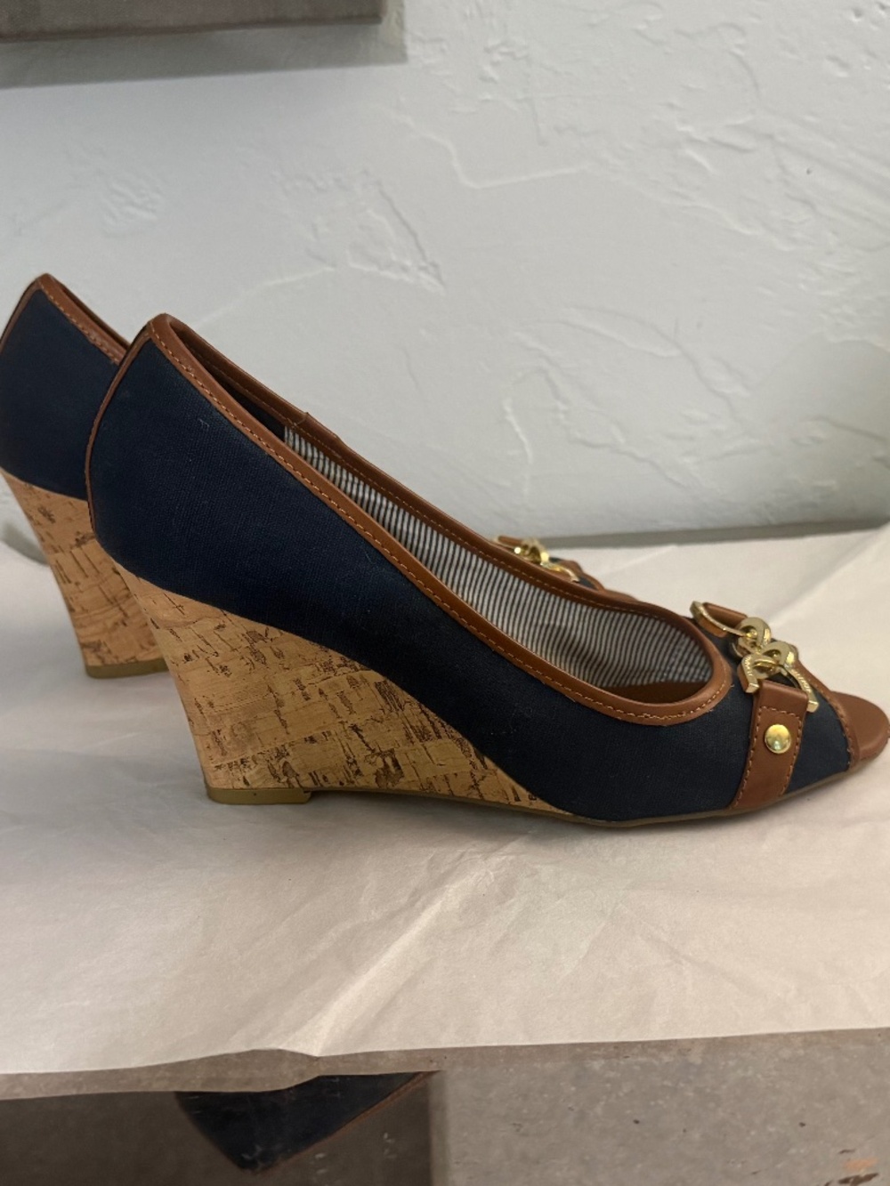 Tommy Hilfiger Navy Cork Wedge Sandals in Like New Condition 🆕